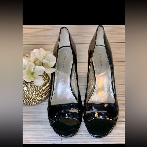 TAHARI Size 10M Black Patten Leather Peekaboo Button 3.75 Heels - Picture 9 of 11